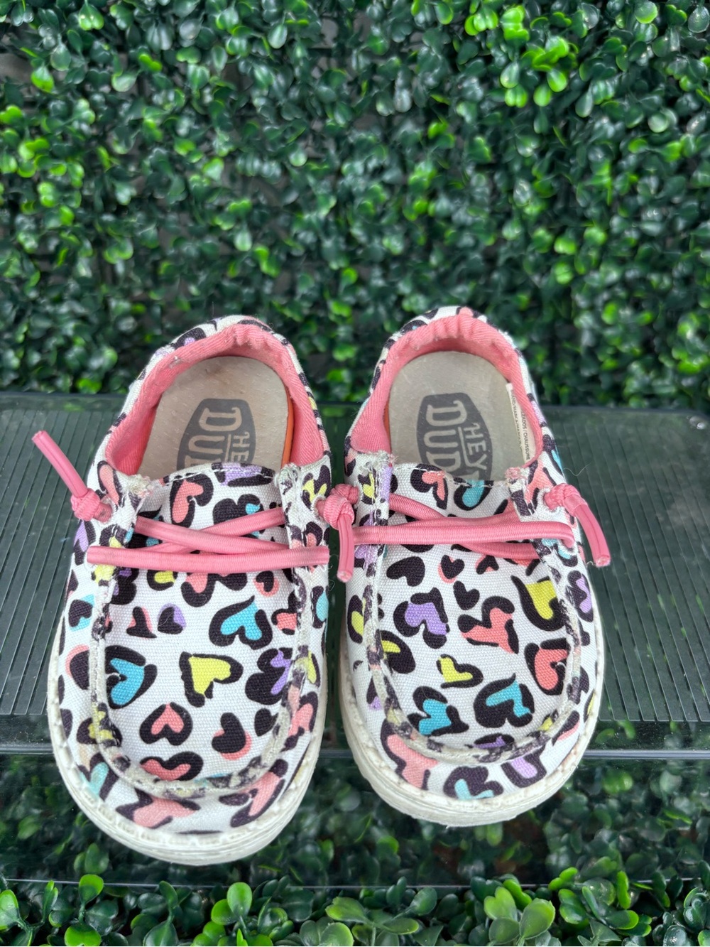 HEYDUDE Kids Heart-Print Slip-Ons in Pink, Blue, Yellow, Black SIZE 6 kids